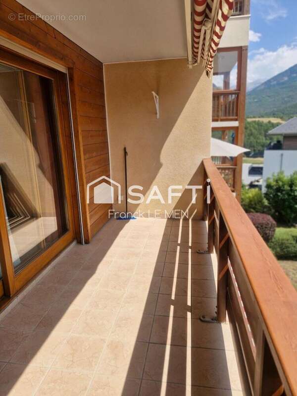 Photo 3