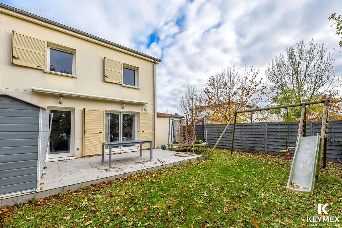 Maison à MERY-SUR-OISE