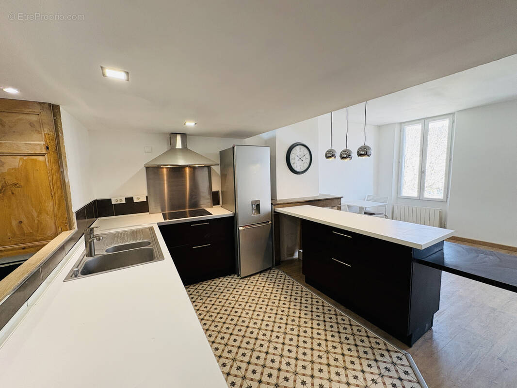 Appartement à COTIGNAC