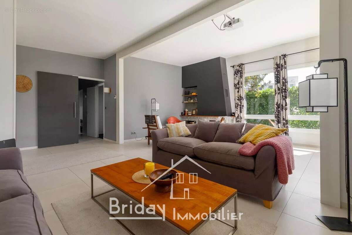 Maison à SAINT-CYR-AU-MONT-D'OR