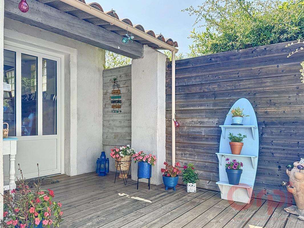 Maison à ROQUEBRUNE-SUR-ARGENS