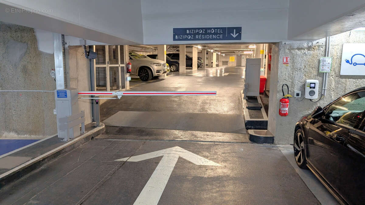 Parking à SAINT-JEAN-DE-LUZ