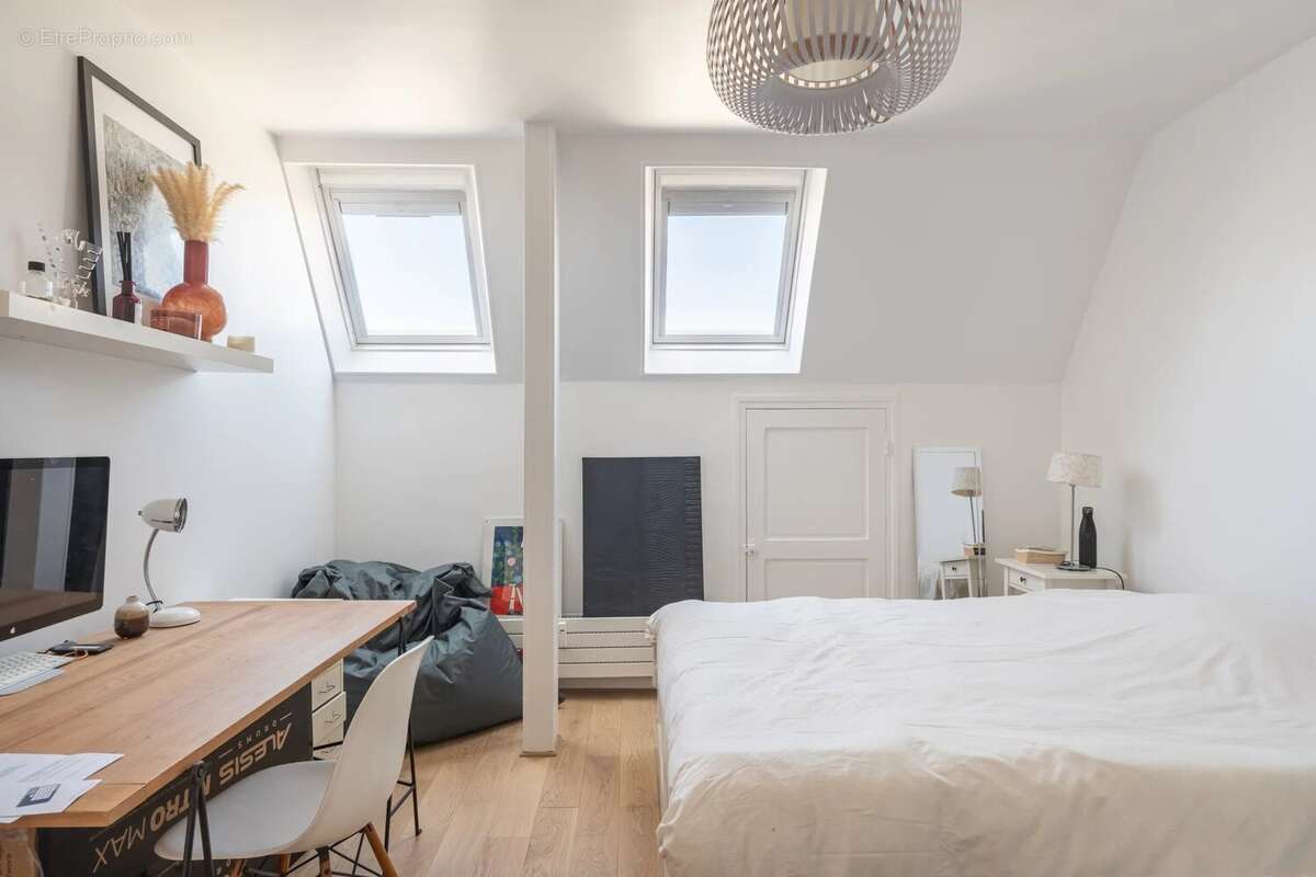 Appartement à PARIS-17E