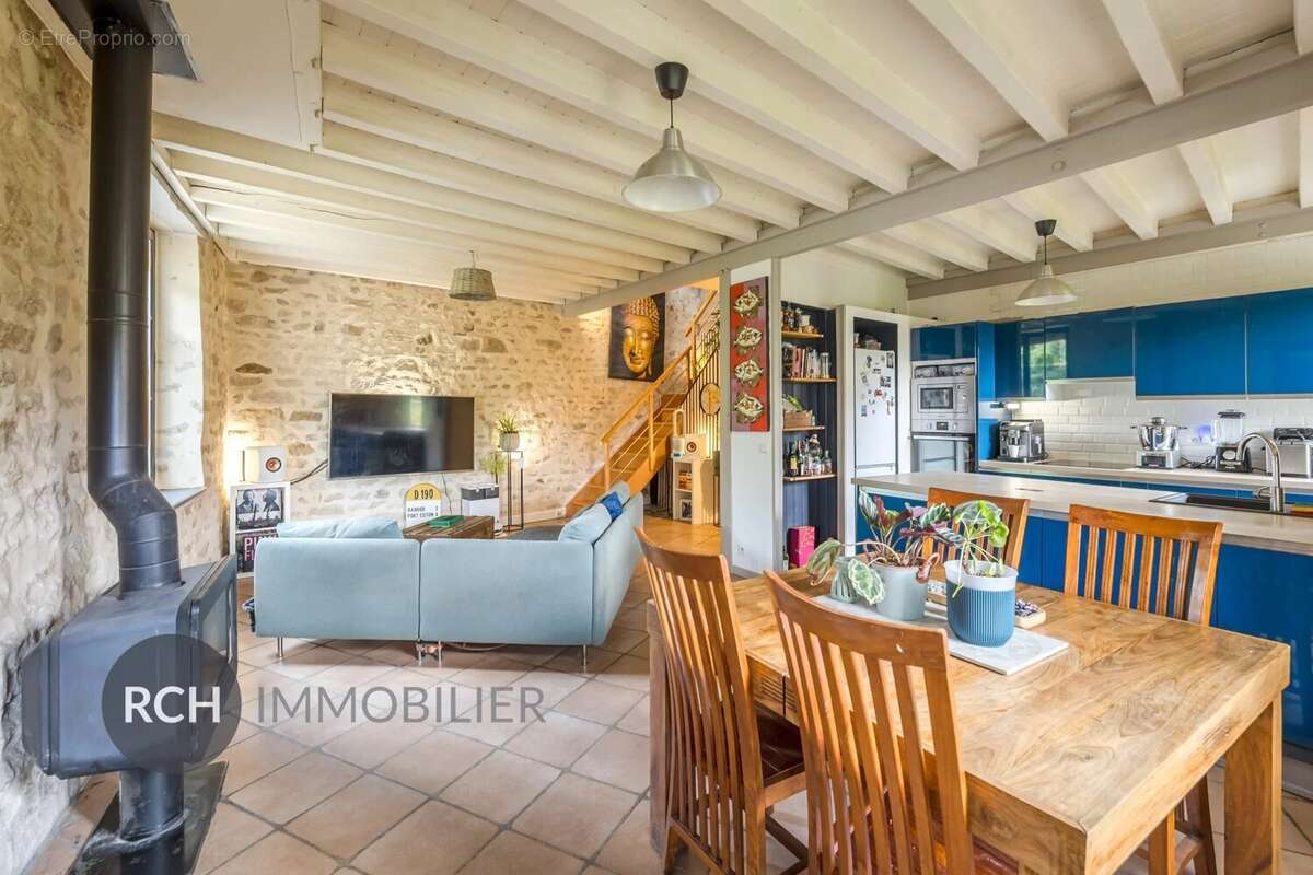 Maison à MEZY-SUR-SEINE