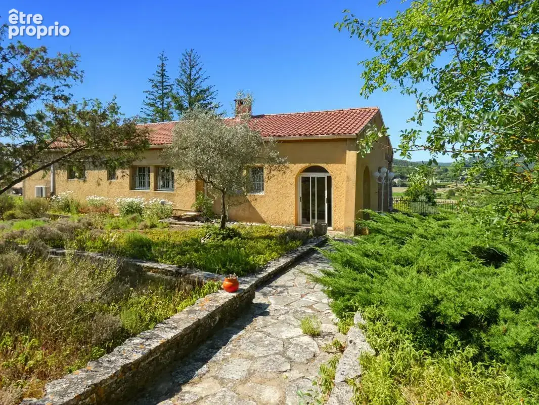 Investissement en nue-propriété 99m2 et 70m2 d'ateliers et garage, terrain 2552m2 - photo 4