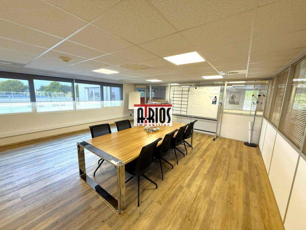 Commerce à LA FARLEDE