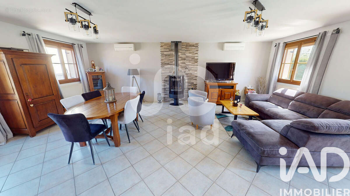 Photo 3 - Maison à GRANDPUITS-BAILLY-CARROIS