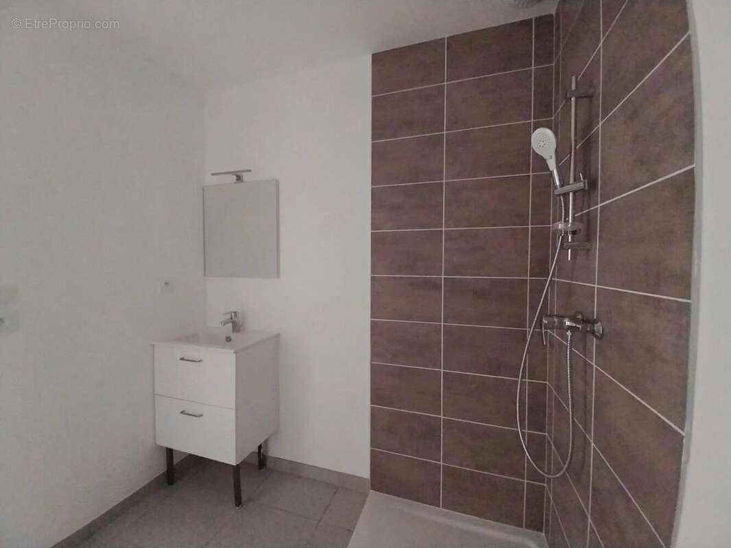 Appartement à COGNIN-LES-GORGES