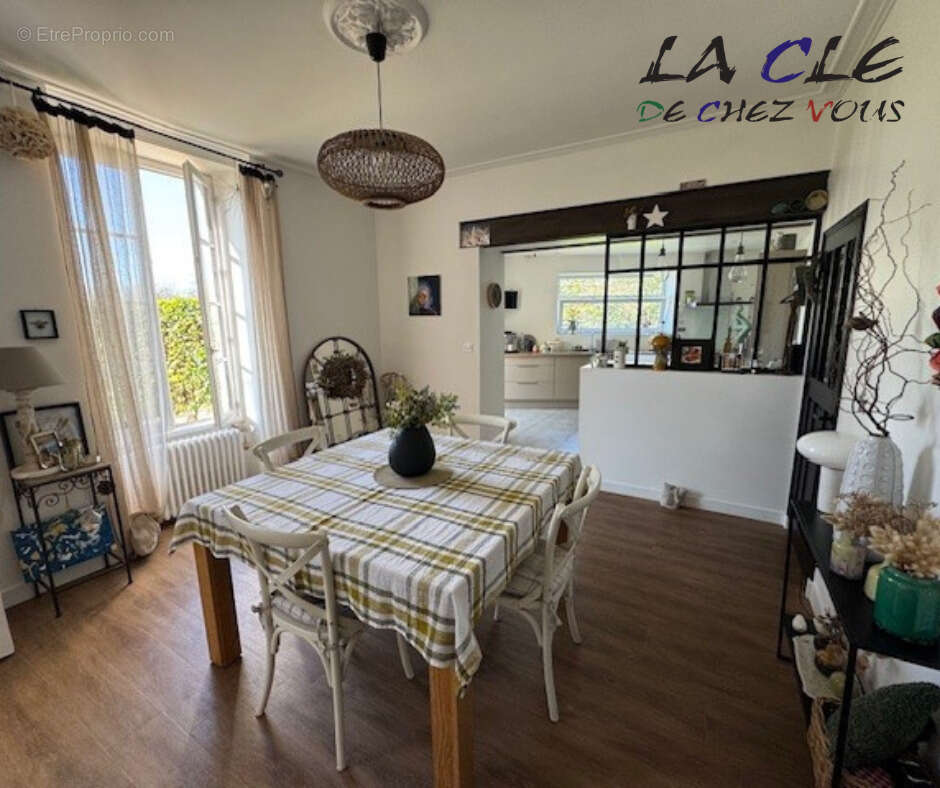 Maison à COULONGES-SUR-L'AUTIZE