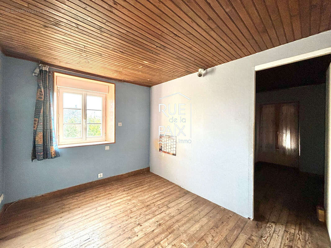 Maison à SAINT-GERMAIN-DE-LONGUE-CHAUME