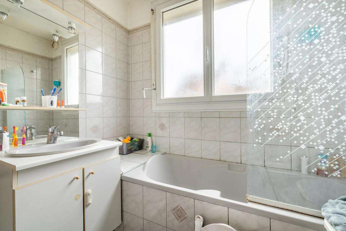 Maison à COMBS-LA-VILLE