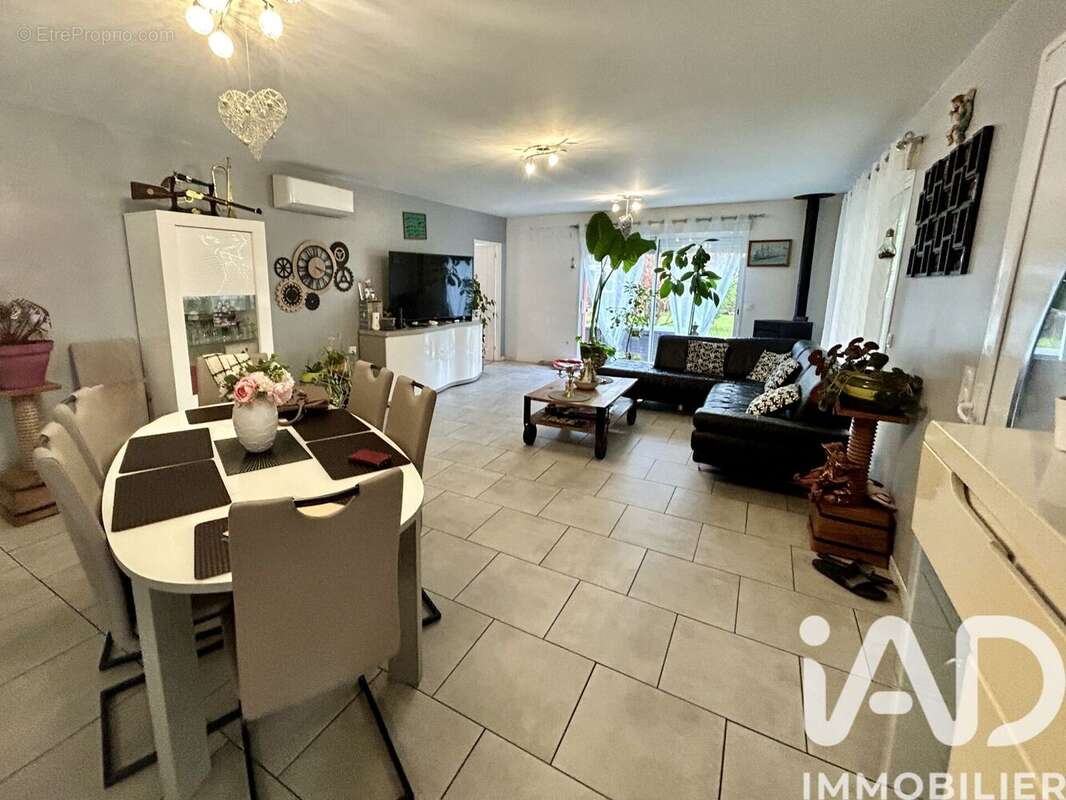 Photo 5 - Maison à VENDAYS-MONTALIVET