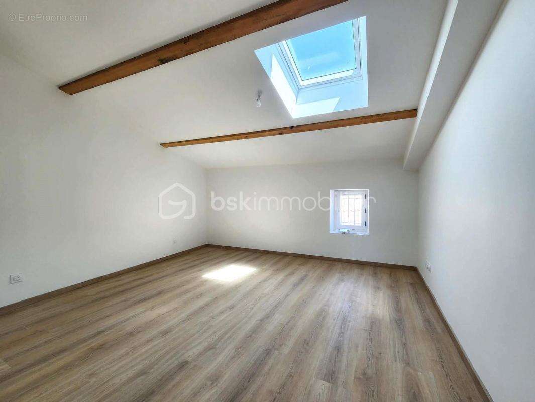 Maison de village T5 de 130 m² – Rénovation intégrale (DPE A) – Extérieur sans vis-à-vis et stationnements privatifs - photo 14