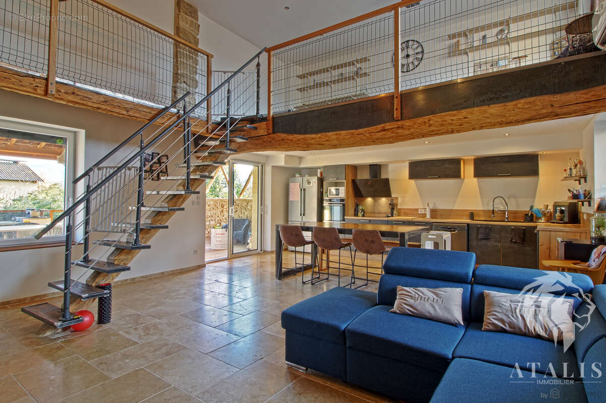 Maison à SAINT-LATTIER