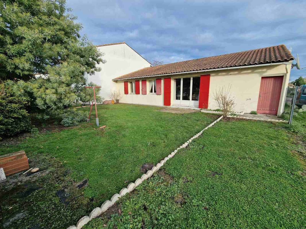 Maison à ETAULIERS