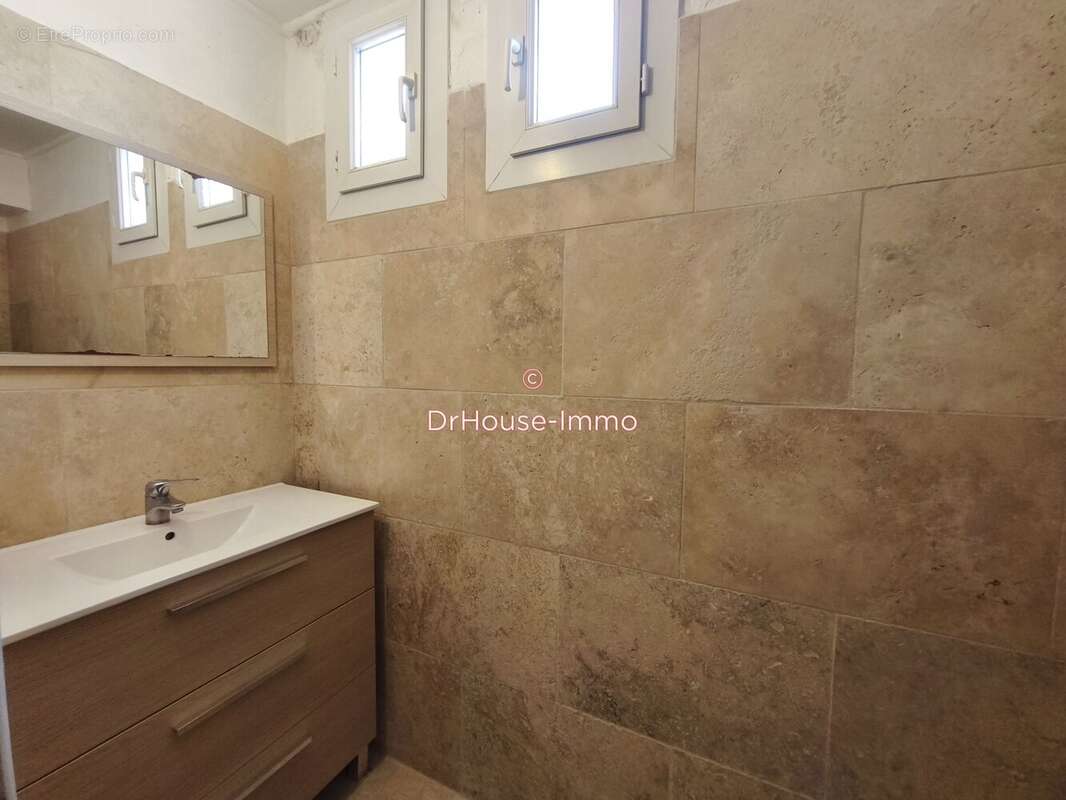 Appartement à PEYROLLES-EN-PROVENCE