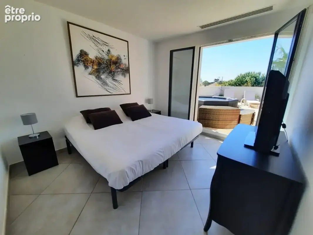 Villa de standing au Grau d'agde sur une parcelle de 880m² avec piscine - photo 8