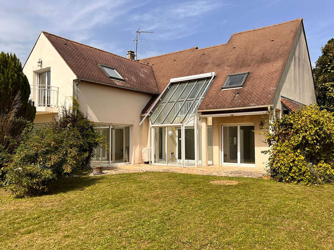 Maison à SAINT-NOM-LA-BRETECHE