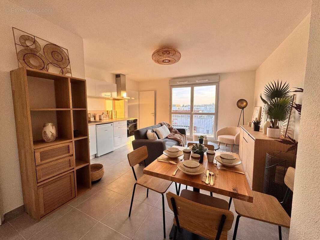   - Appartement à VILLEFRANCHE-SUR-SAONE