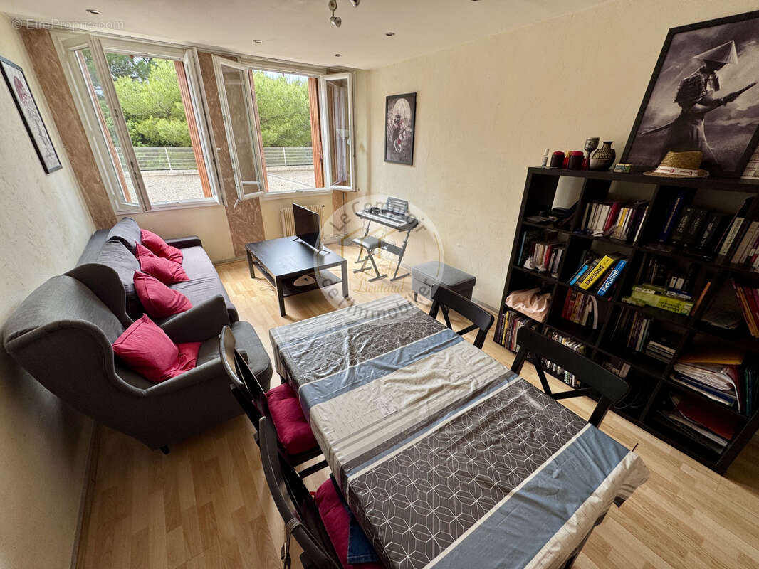 Appartement à MARSEILLE-9E