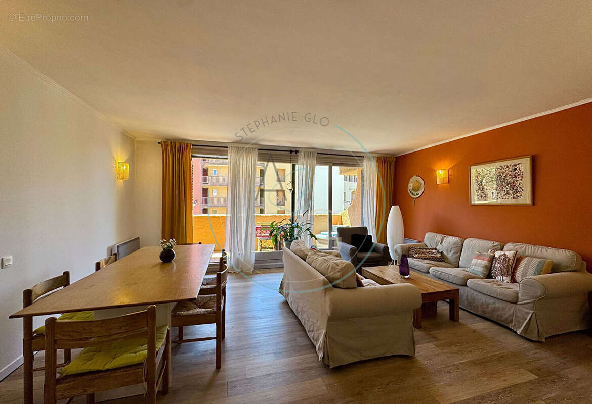 Appartement à COGOLIN