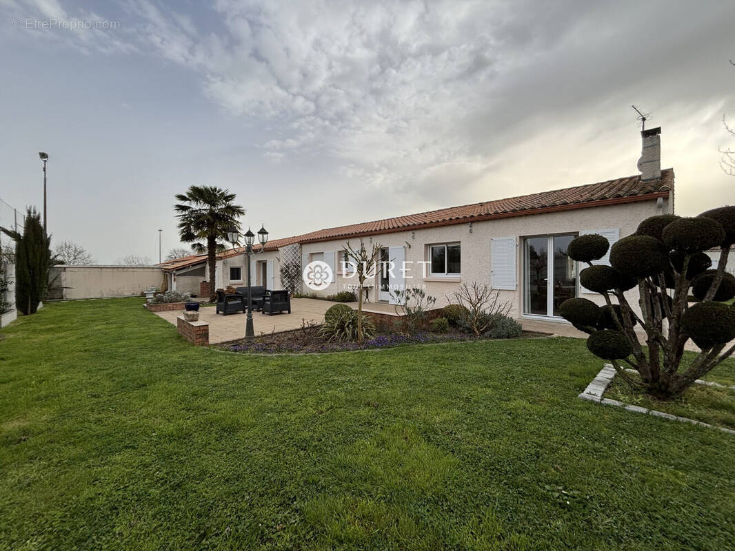 Maison à CUGAND