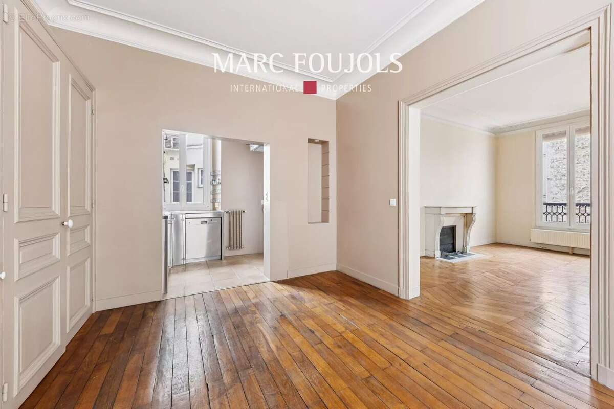 Appartement à PARIS-6E
