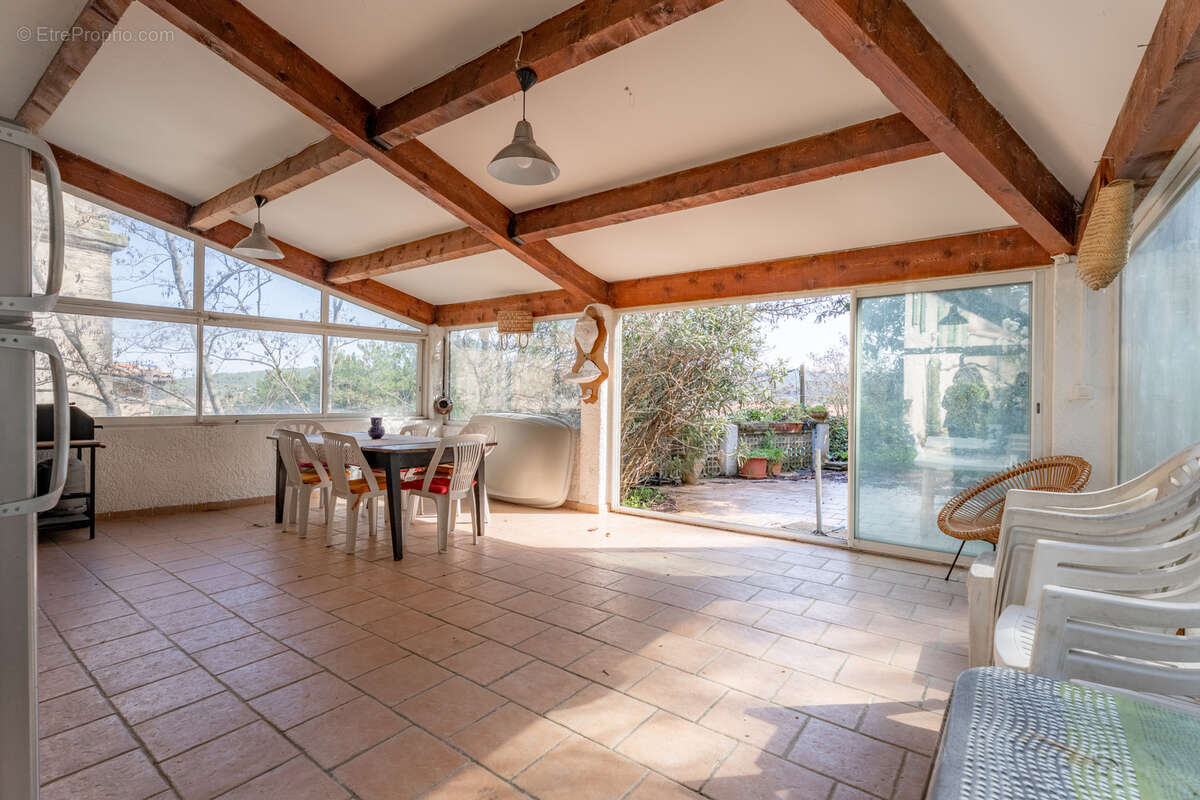 Maison à SIMIANE-COLLONGUE