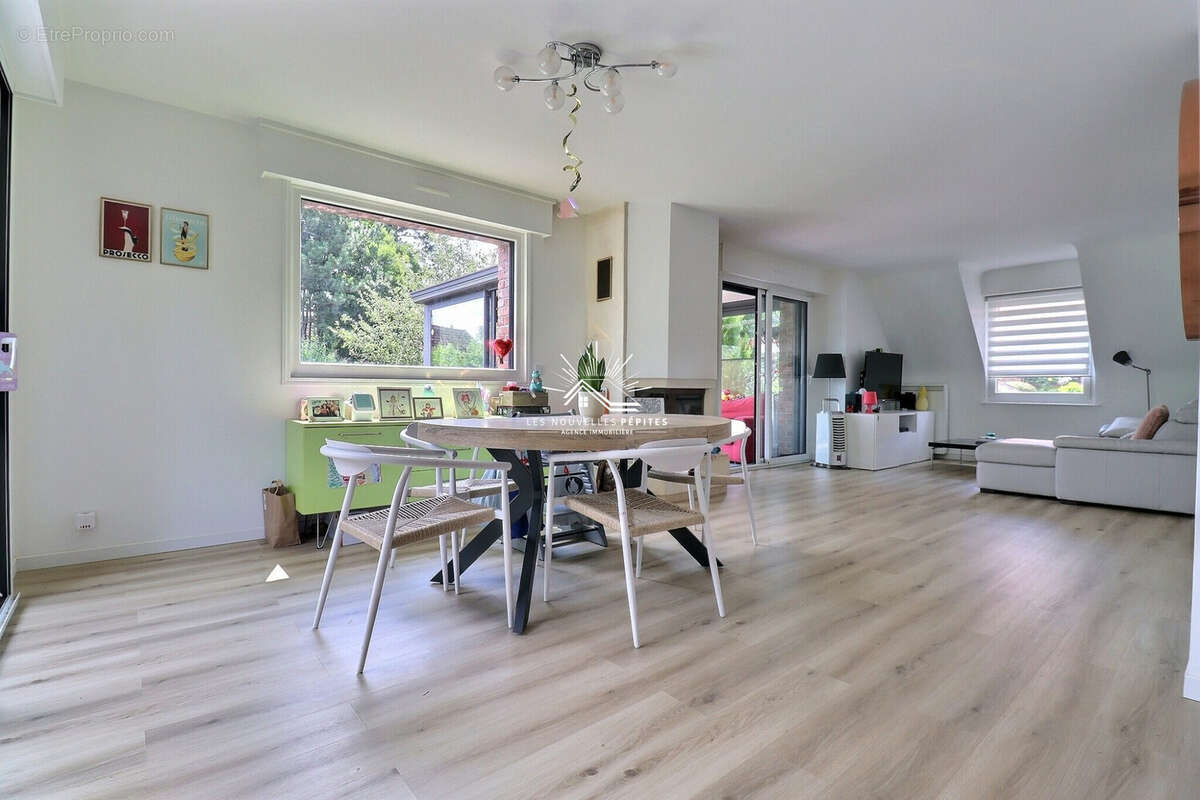 Maison 112 m² à Croix  - photo 7