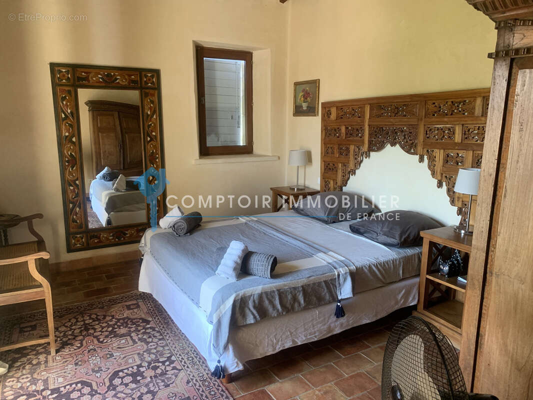 Belle et grande maison en pierres avec piscine - photo 11