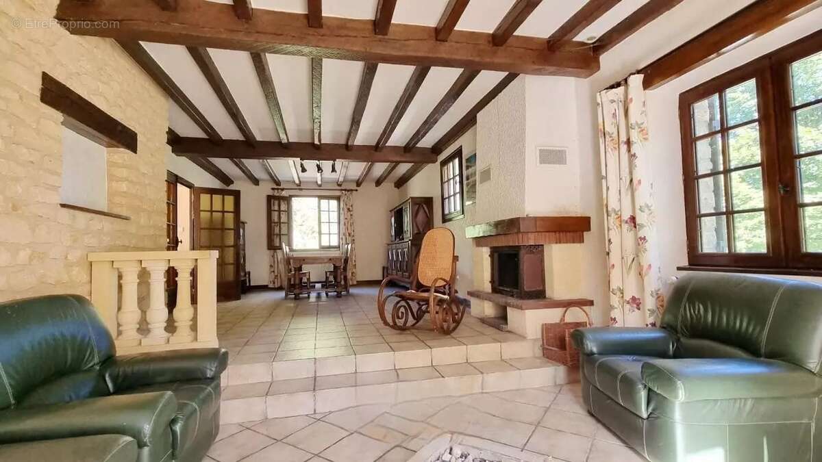 Maison à MILHAC-D'AUBEROCHE