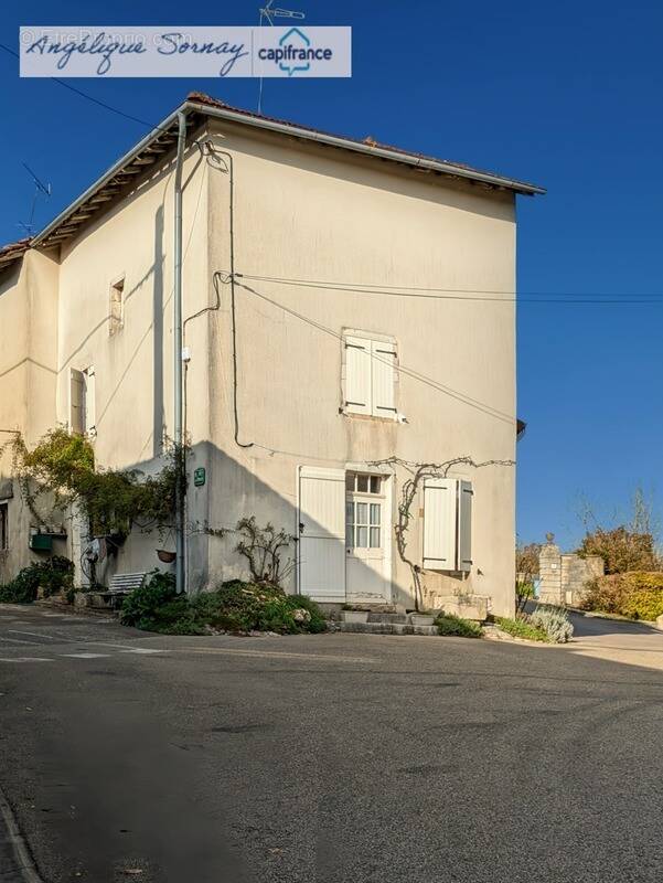 Maison à SAINT-JULIEN