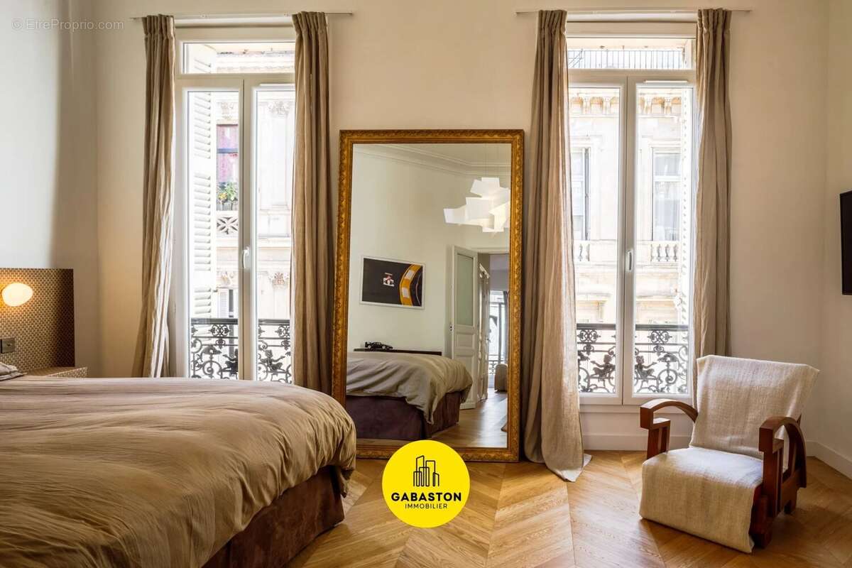 Appartement à MARSEILLE-6E