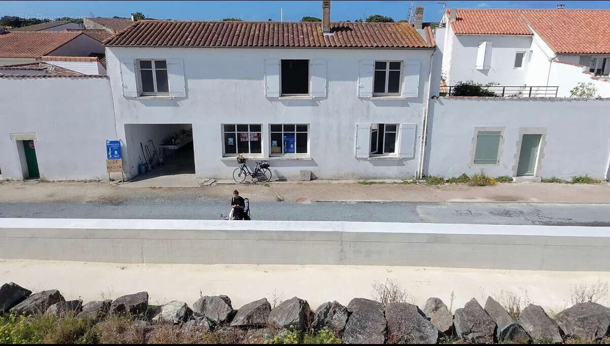 Maison 215 m² à Rivedoux-Plage  - photo 3