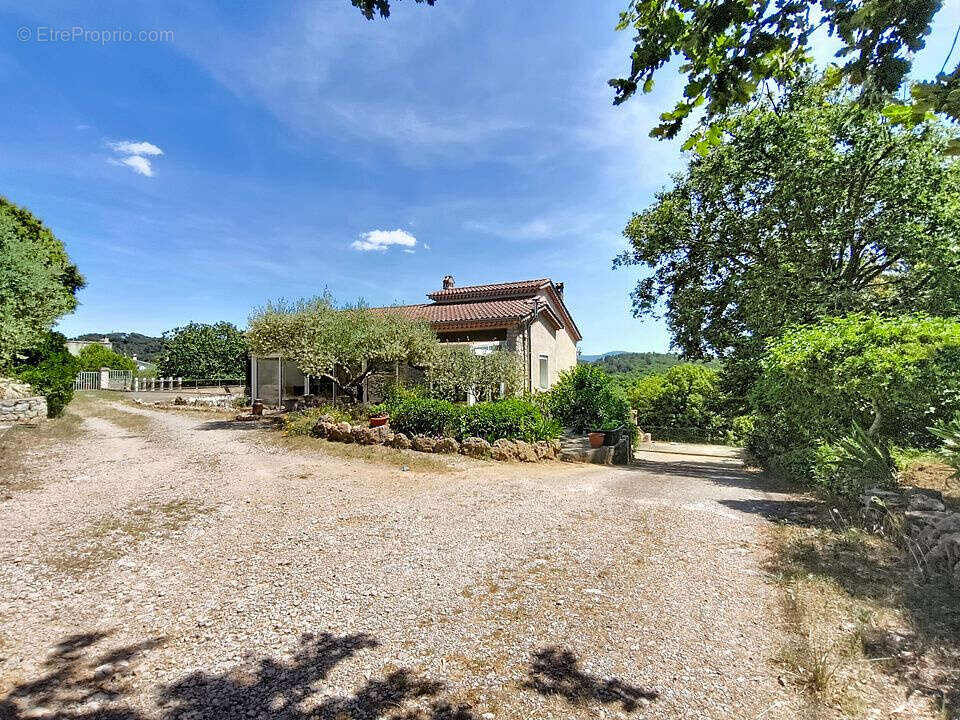 Maison à FLASSANS-SUR-ISSOLE