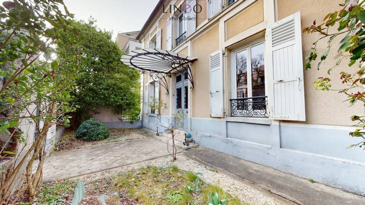 Maison à CHOISY-LE-ROI