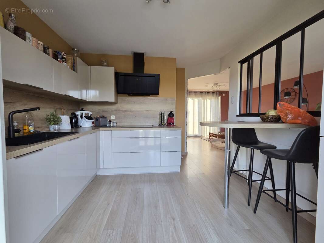 Maison à LE PALAIS-SUR-VIENNE