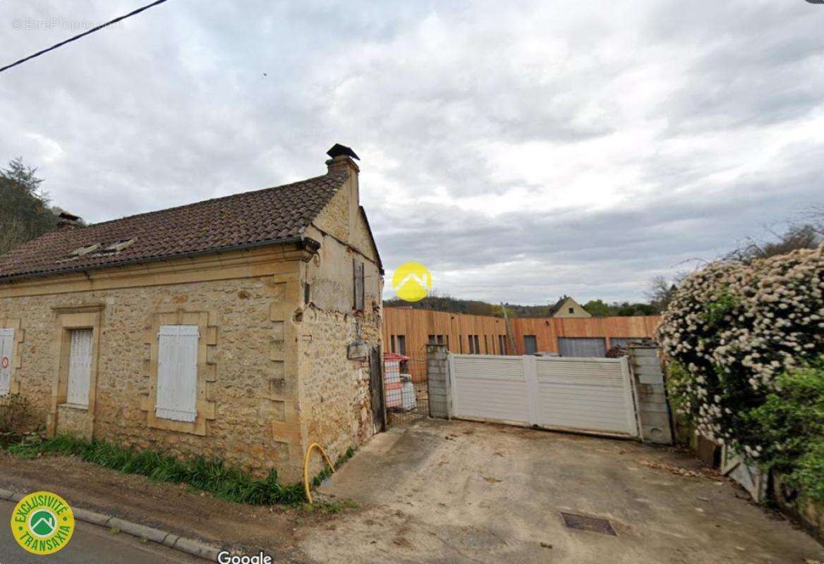 Maison à CENAC-ET-SAINT-JULIEN