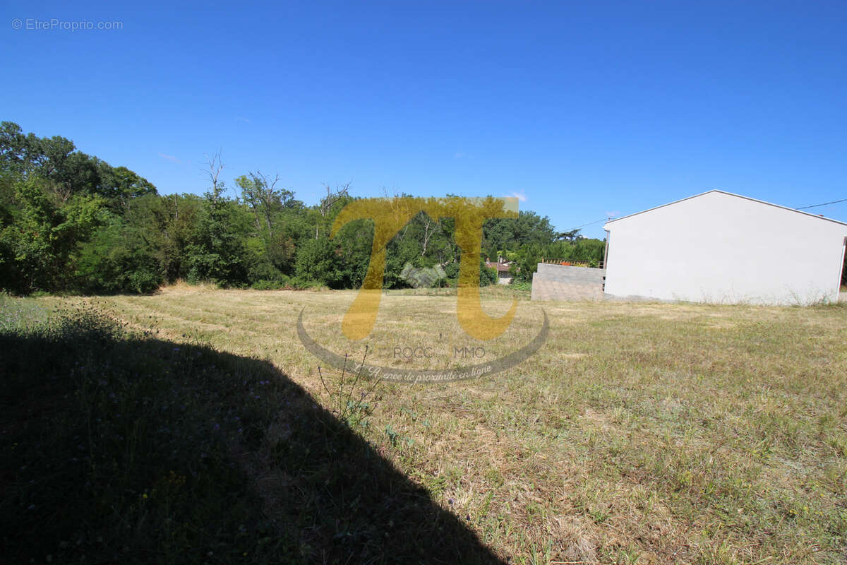 Terrain viabilisé de 1140 m2-LOT 2 - photo 2
