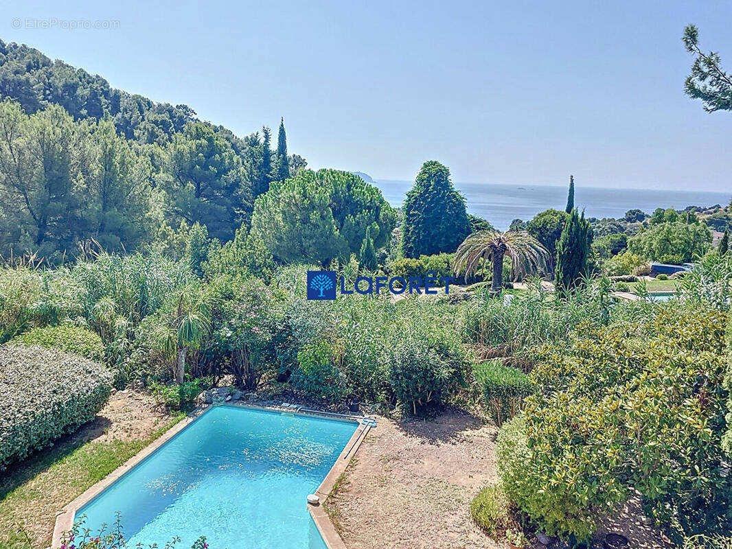 Maison à CARQUEIRANNE