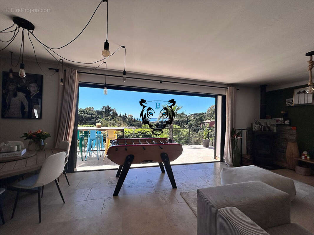 Maison à LES ISSAMBRES