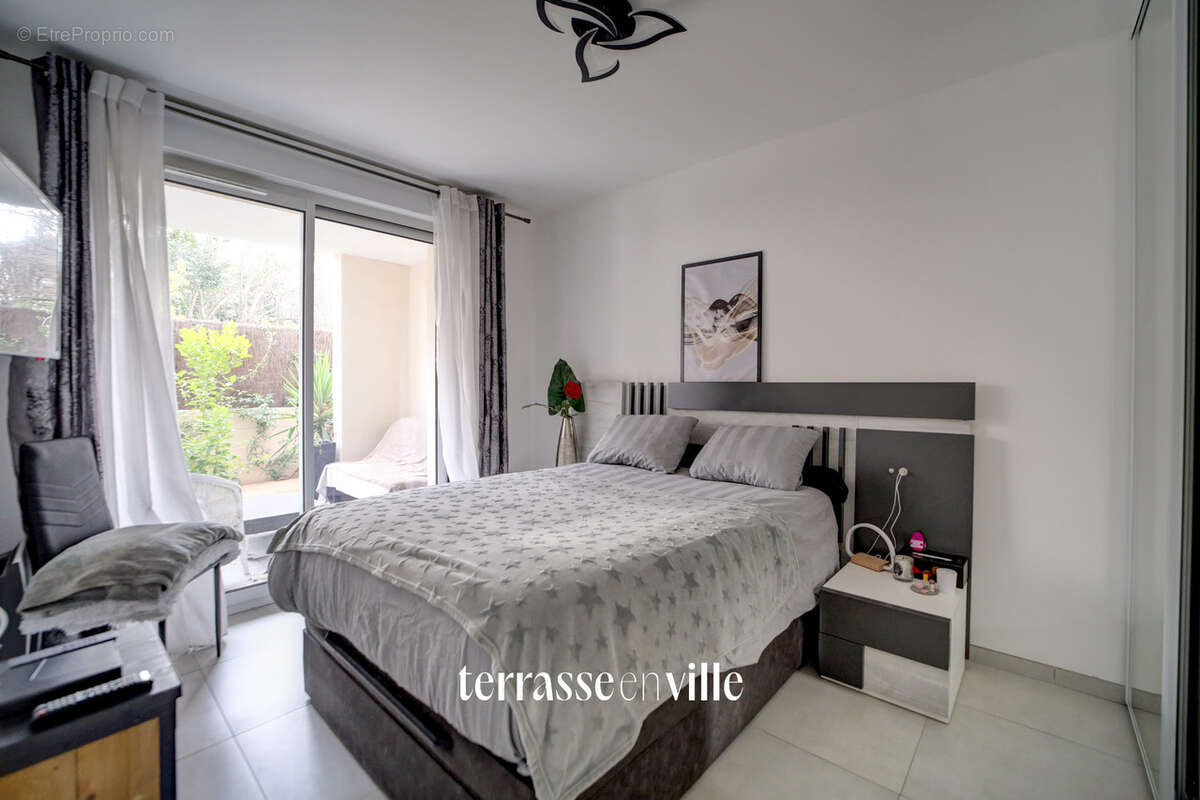 Appartement à SAINT-CYR-SUR-MER