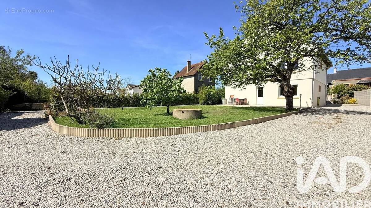 Photo 1 - Maison à GUEUGNON