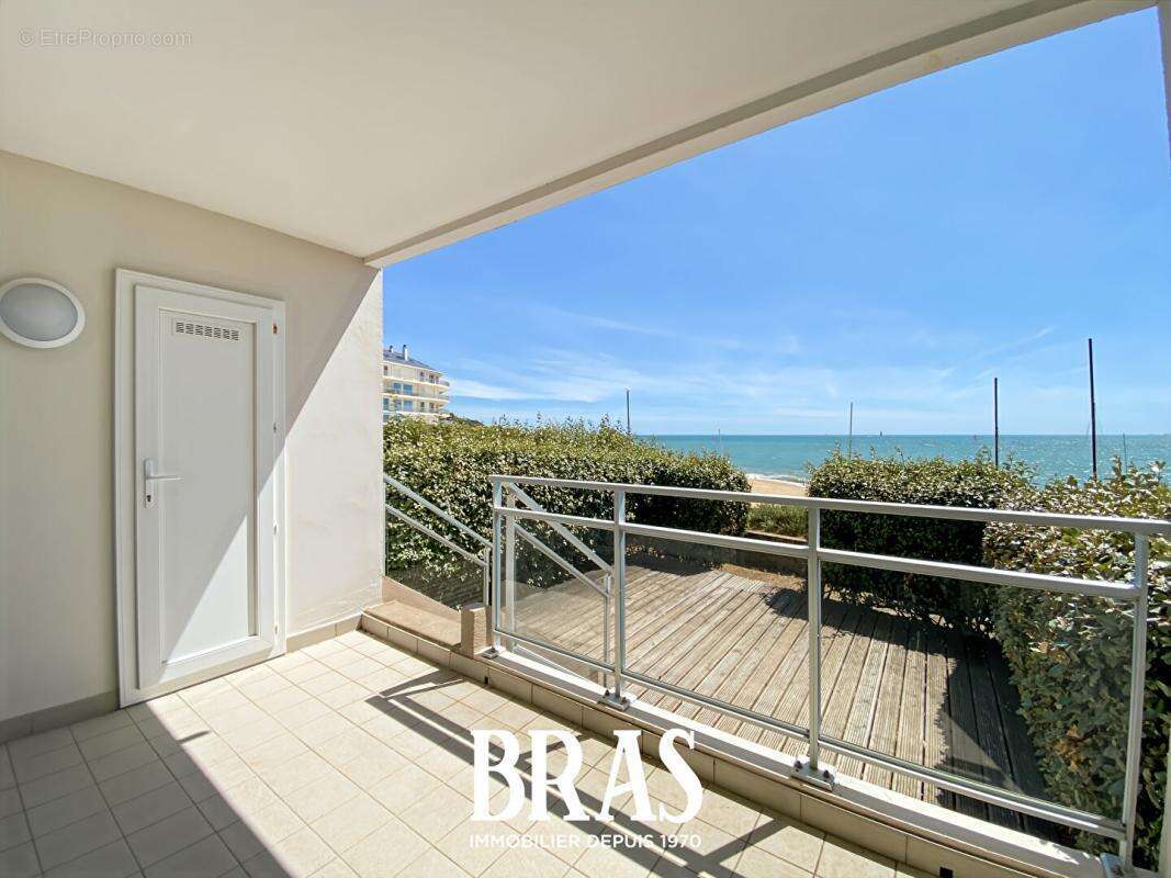 A vendre Appartement 3 pièces - 60 m² -Vue mer exceptionnelle - Accès direct à la plage de Sainte-Marguerite - photo 2