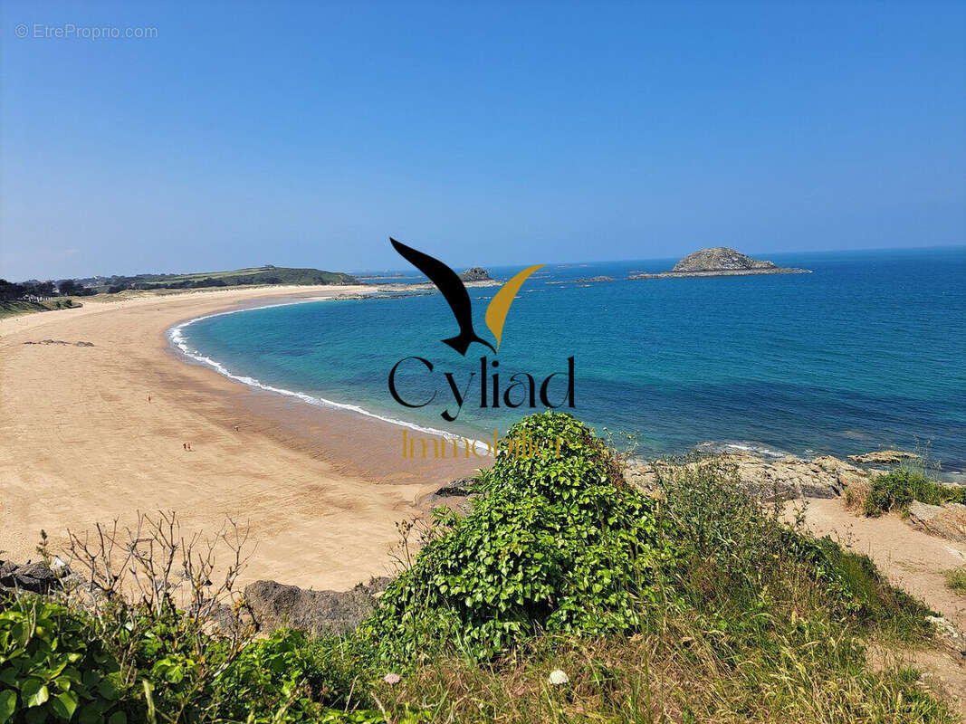 Terrain à SAINT-COULOMB