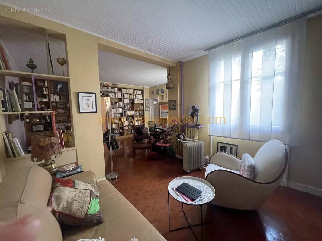 Appartement à PARIS-11E