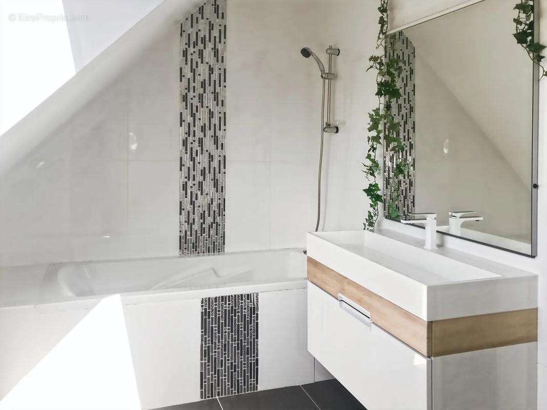 Maison à SAINT-LUBIN-DES-JONCHERETS