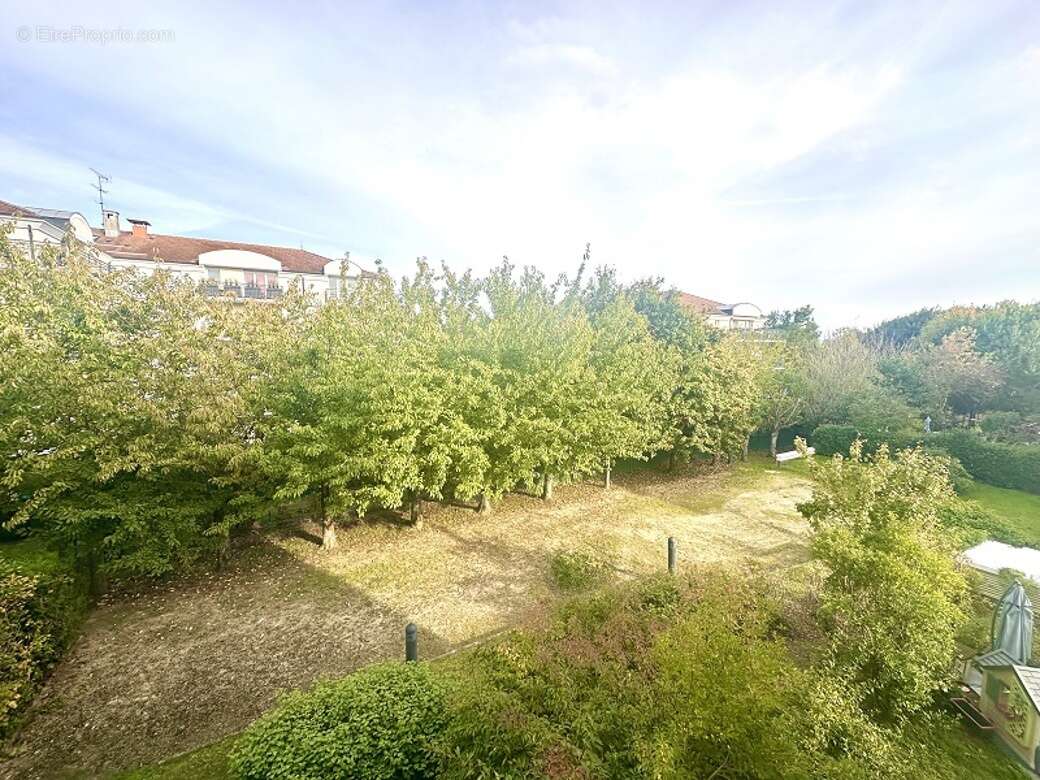 Appartement à BUSSY-SAINT-GEORGES