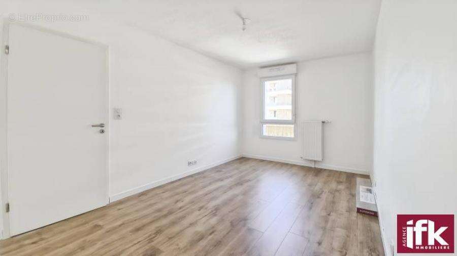 Colmar : Appartement 3 pièces avec balcon, ascenseur et deux parkings - photo 8