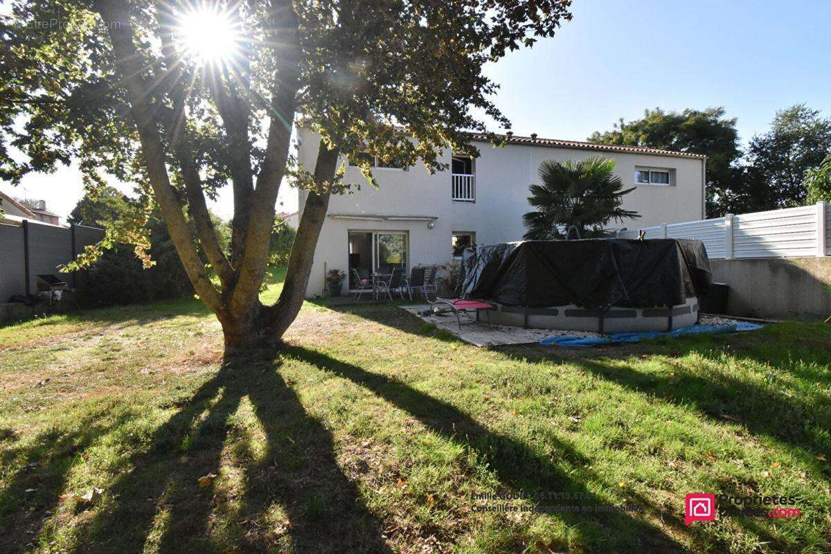 Maison à LA TESSOUALLE